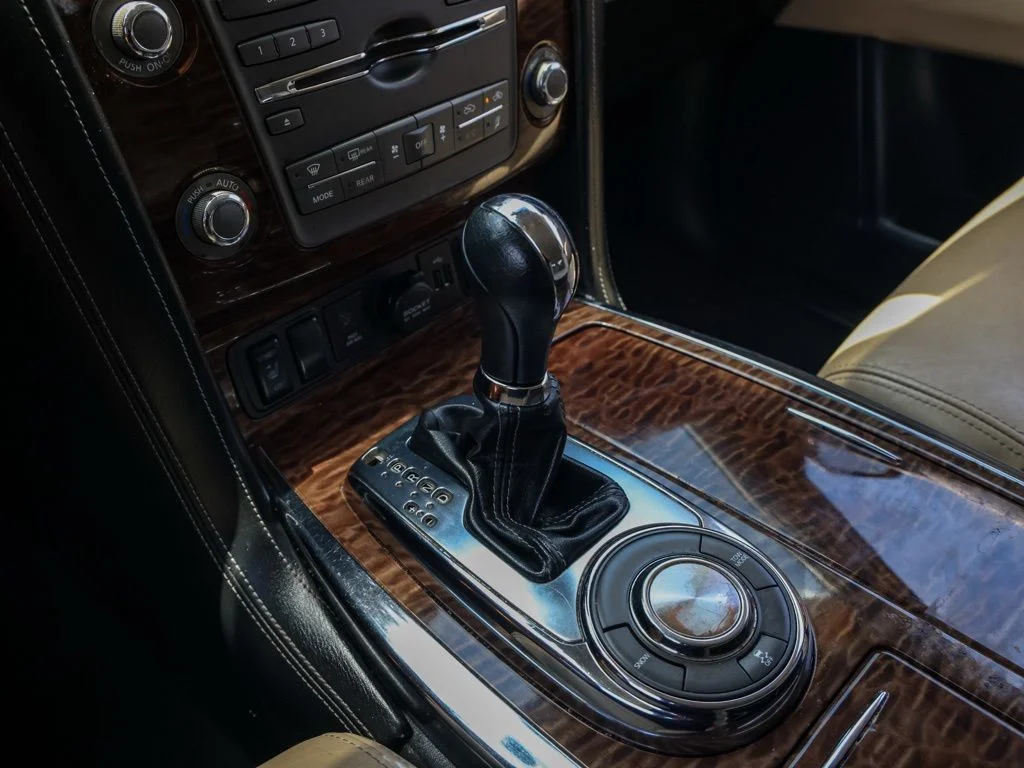 Used 2018 Brown Nissan SL image 28