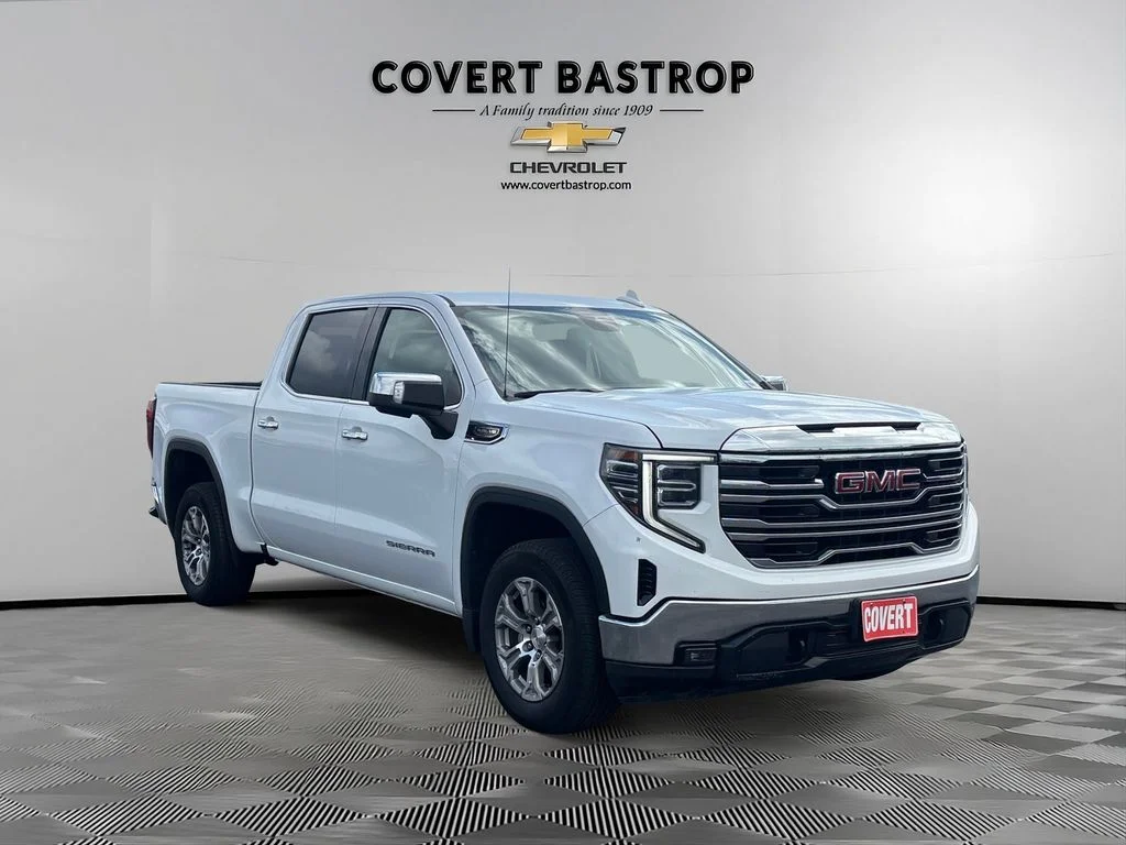 Used 2025 White GMC SLT image 7