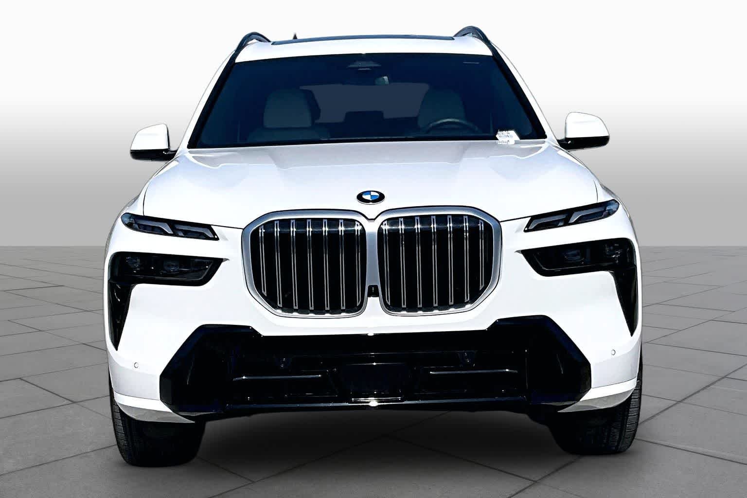 Used 2026 Alpine White BMW xDrive40i image 3