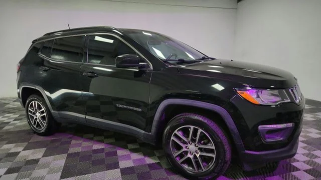 Used 2018 Black Jeep Latitude image 34