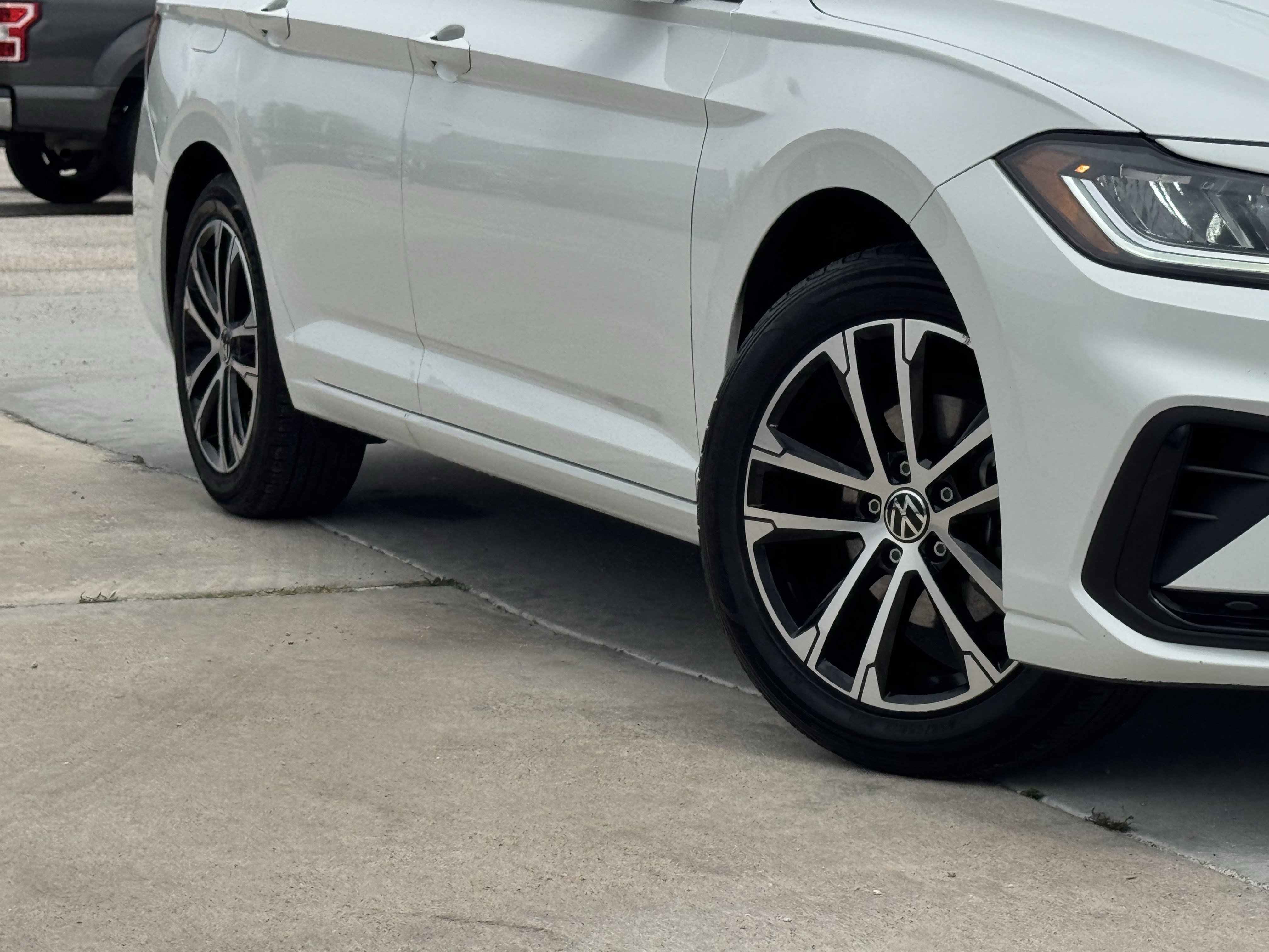 Used 2025 White Volkswagen Sport image 12