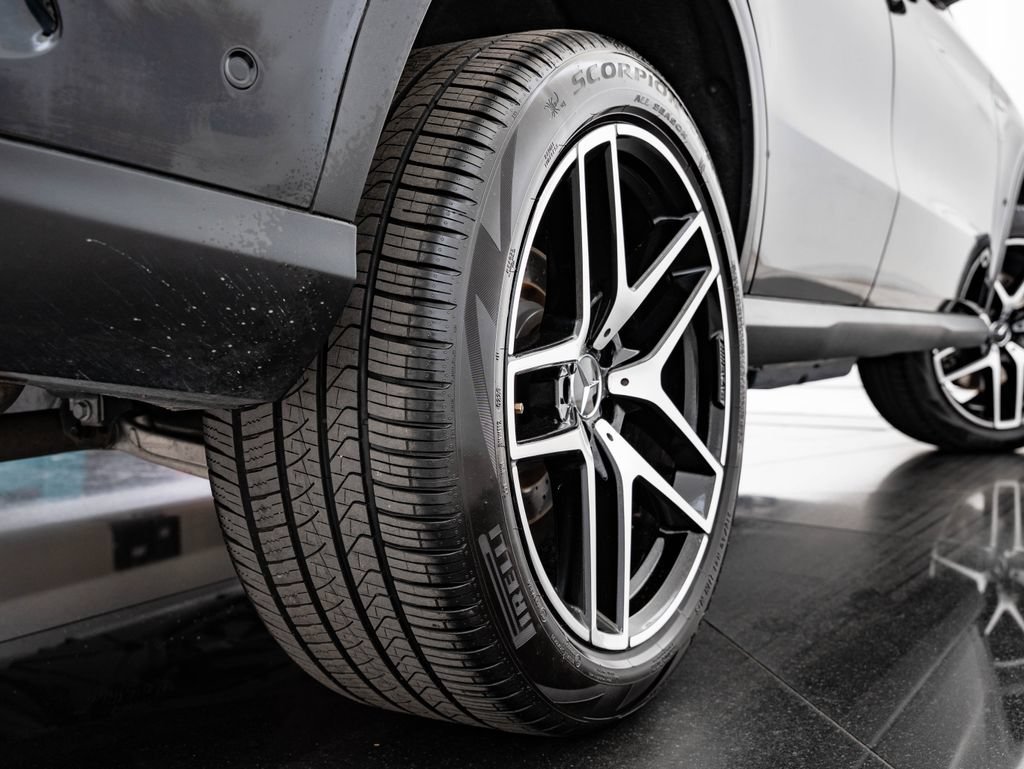 Used 2019 Black Mercedes-Benz GLE 43 AMG® image 49
