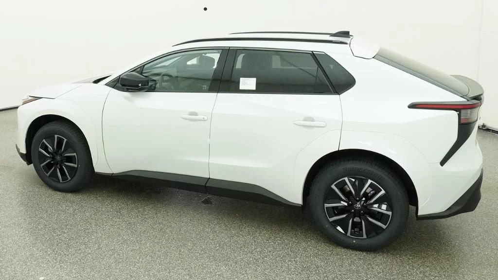 New 2026 Wind Chill Pearl Toyota XLE image 59