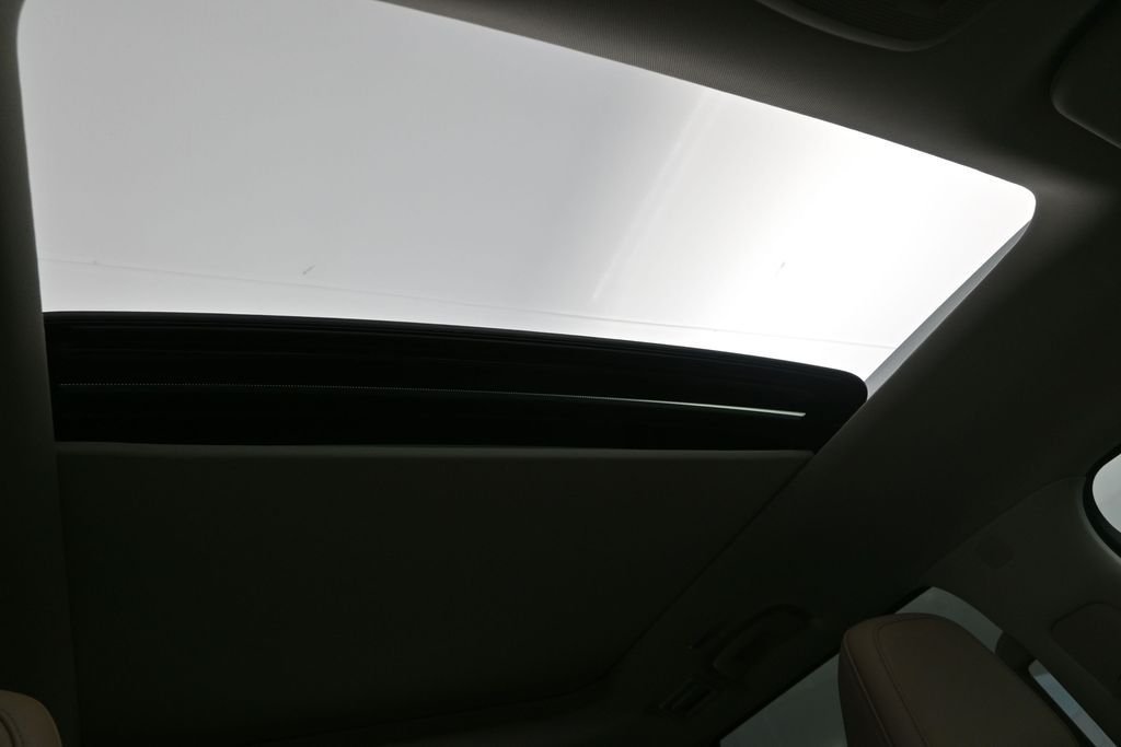 New 2026 RADIANT WHITE INFINITI Pure 2WD image 27