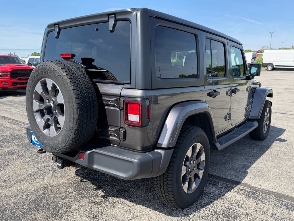 Used 2019 Granite Crystal Metallic Clearcoat Jeep Sahara image 5