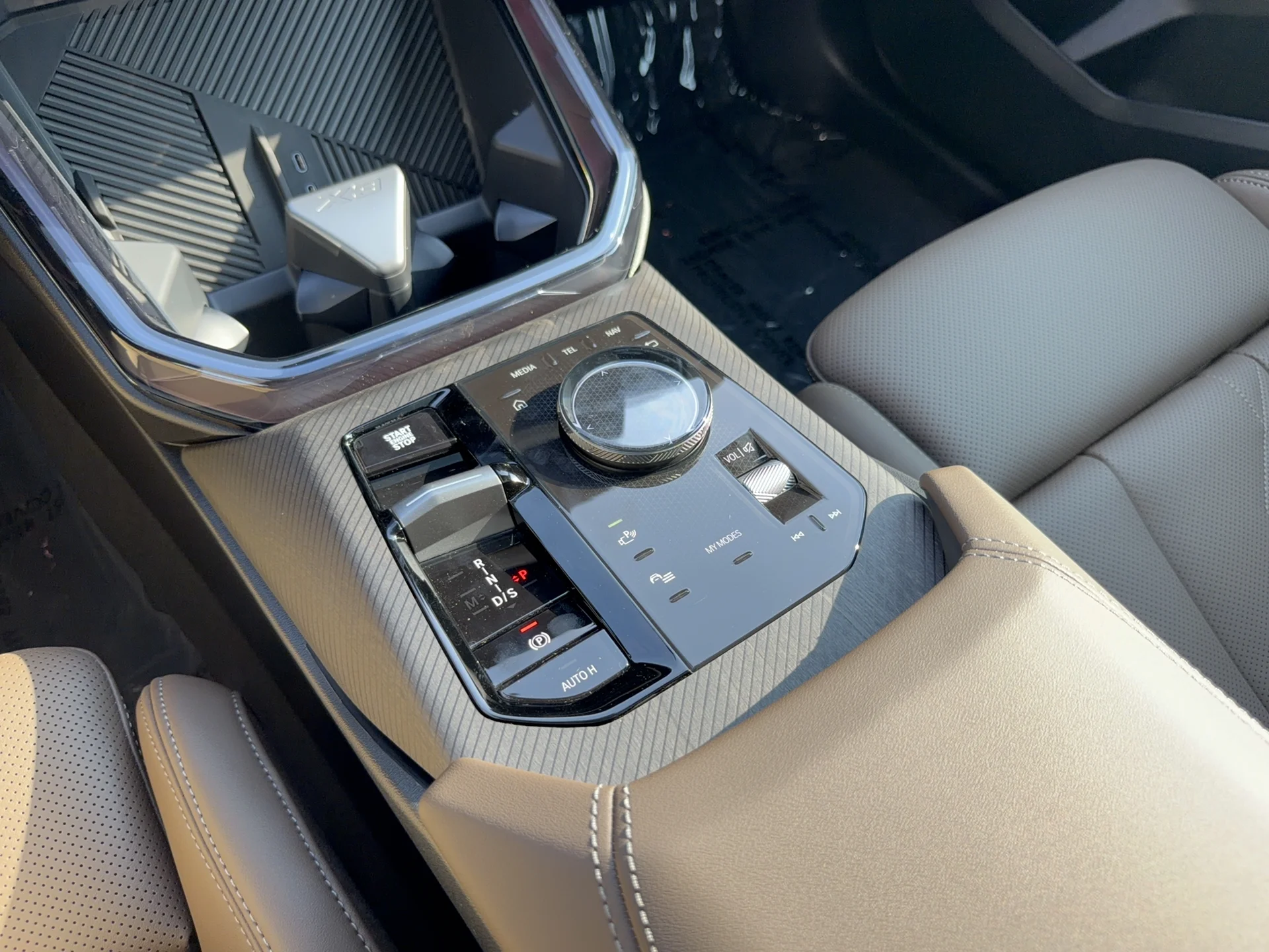 New 2026 Tanzanite Blue II Metallic BMW 30 xDrive image 19