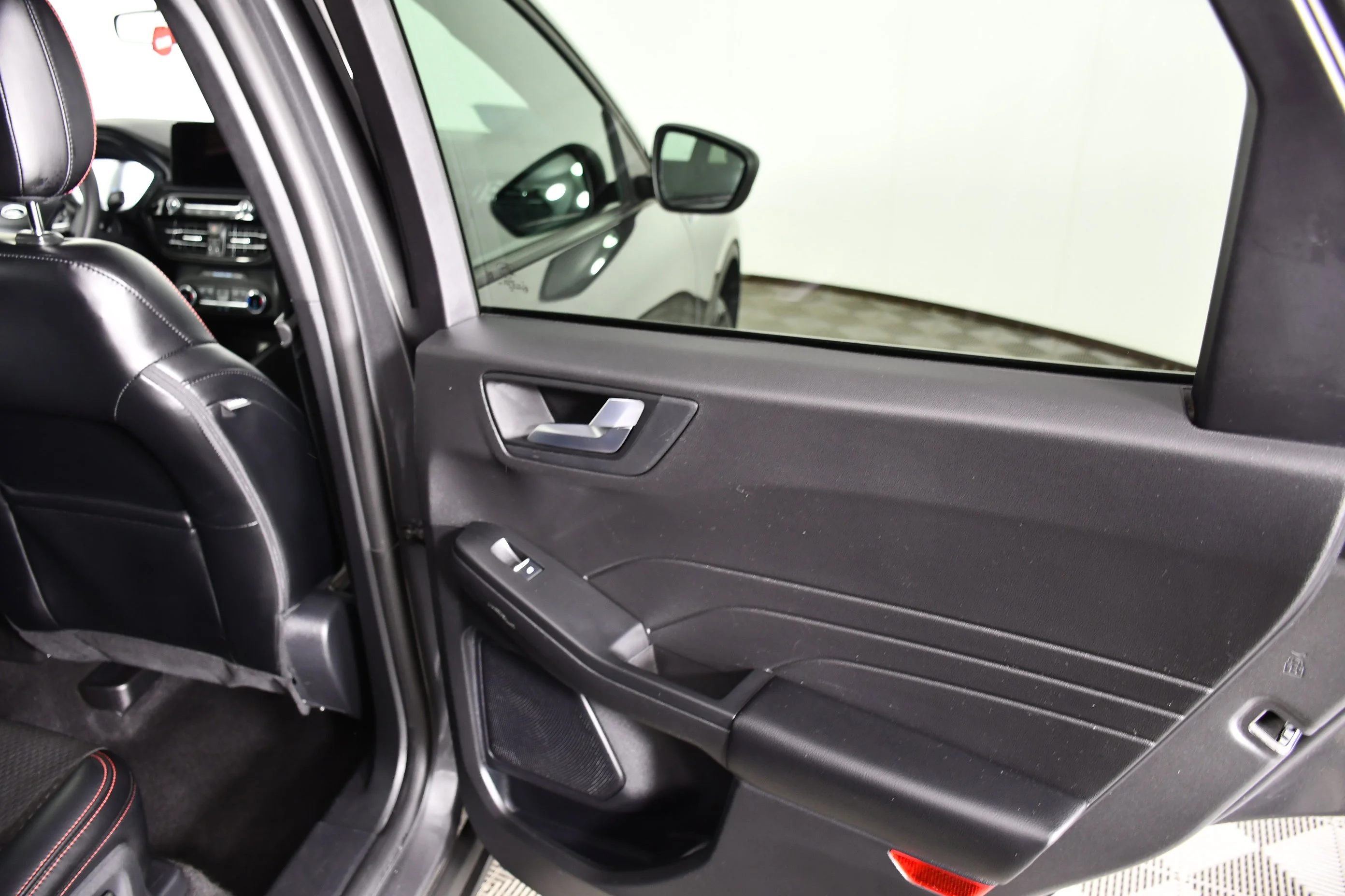 Used 2025 Gray Metallic Ford ST-Line image 41