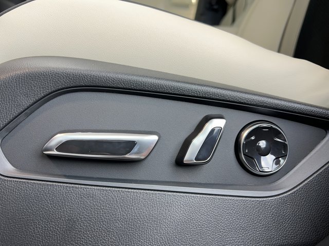 2025 Acura RDX A-Spec Package - Photo 16
