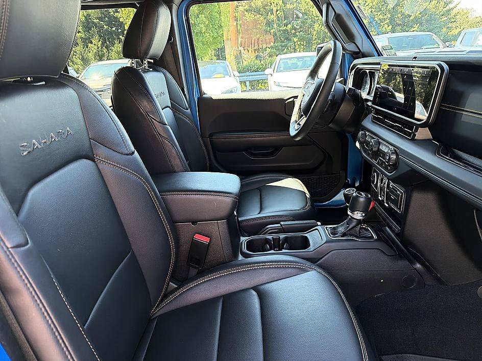 Used 2024 Hydro Blue Pearlcoat Jeep Sahara image 19