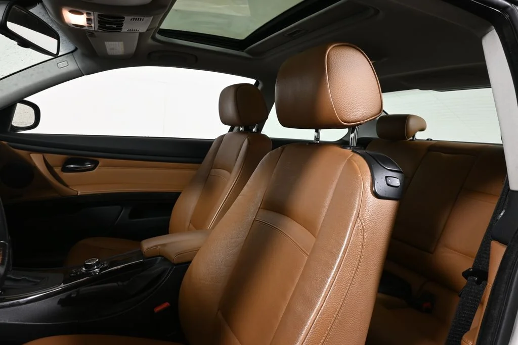 Used 2011 White BMW 328i xDrive image 5