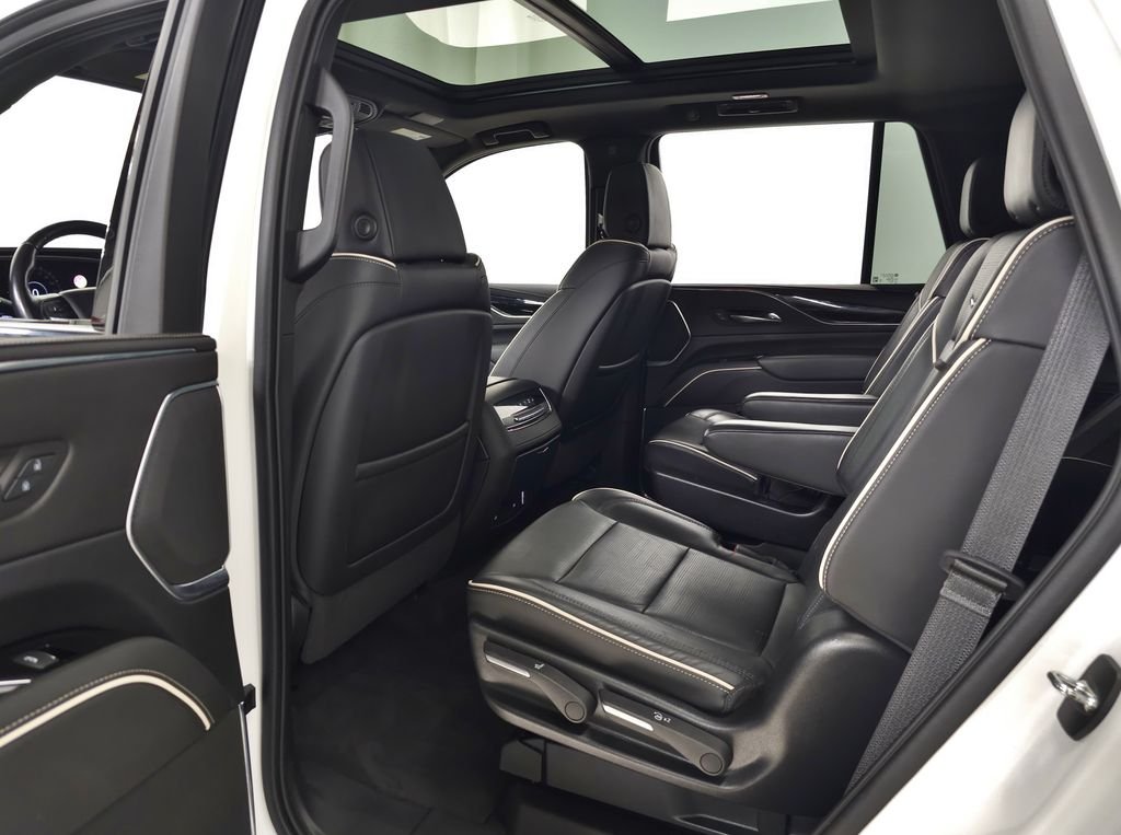 Used 2022 White Cadillac Sport image 37