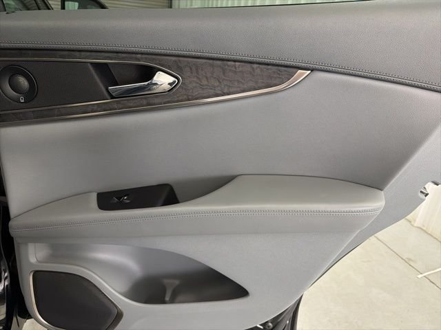 Used 2020 Black Lincoln Reserve image 17