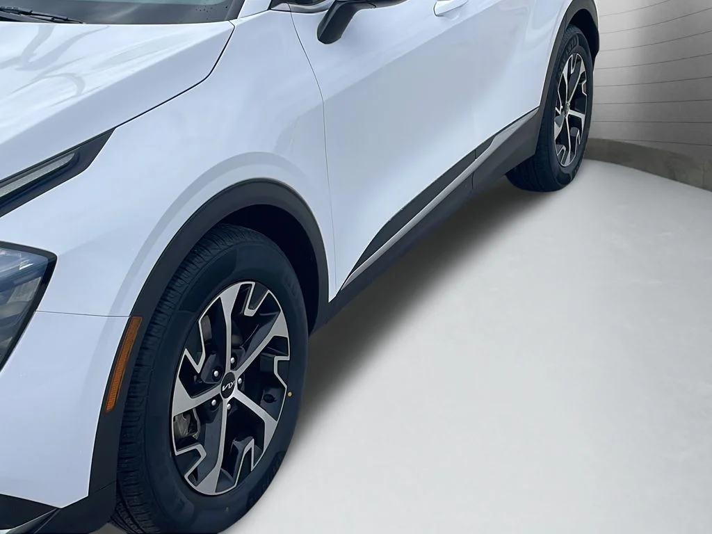 Used 2023 White Kia EX image 42
