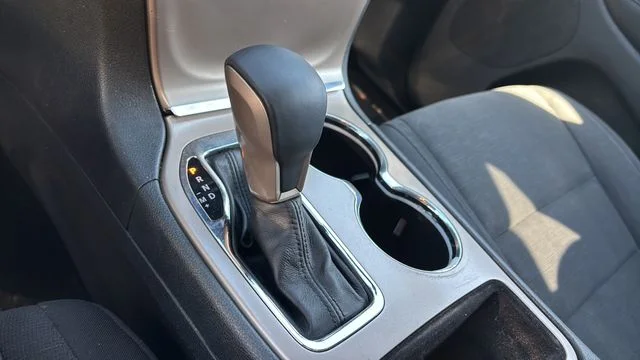 Used 2016 Silver Jeep Laredo image 29