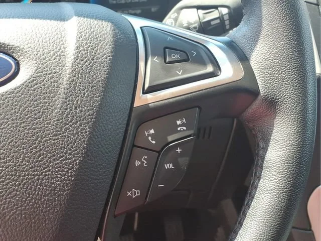 Used 2024  Ford SEL image 16