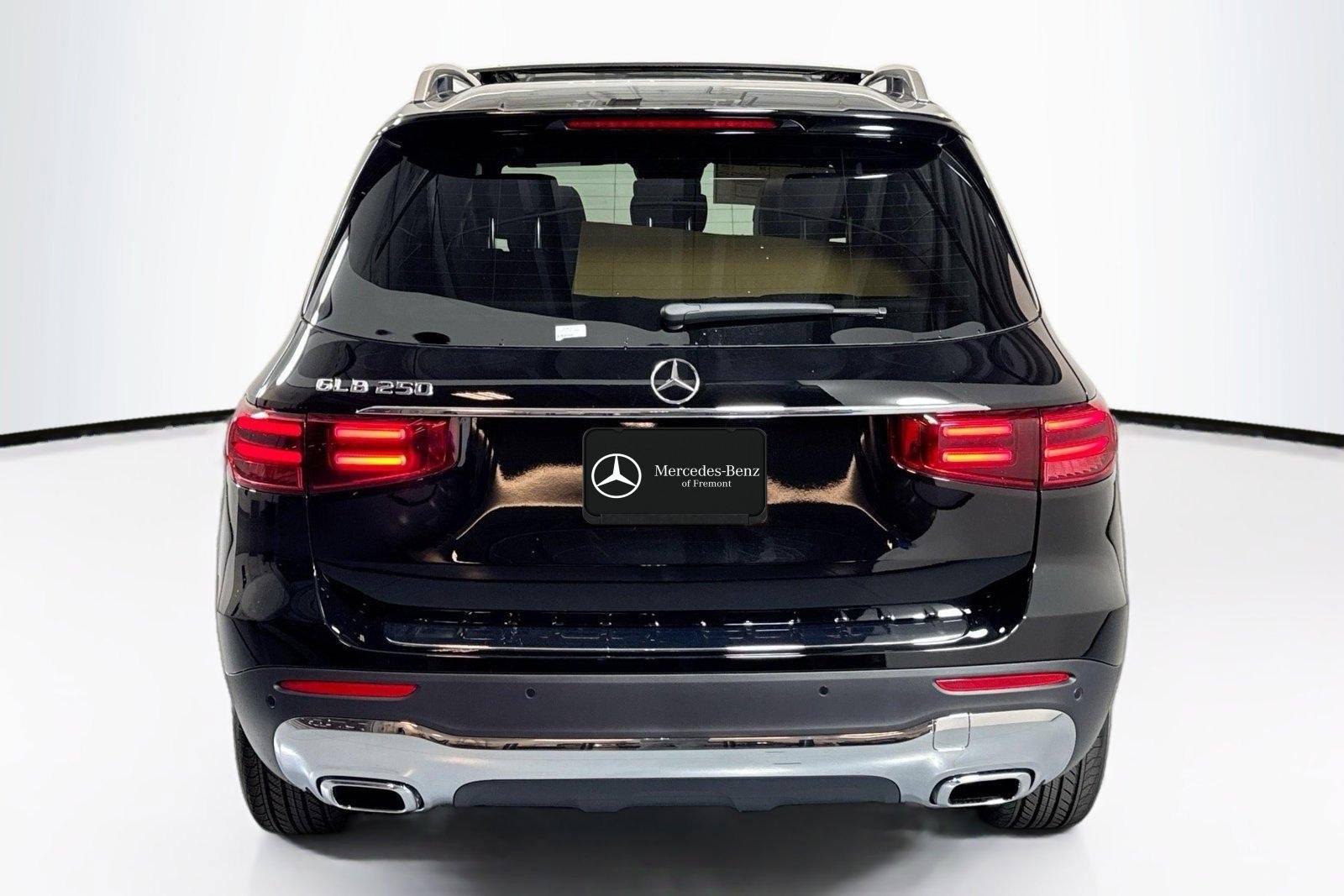 New 2026 Night Black Mercedes-Benz GLB 250 image 6