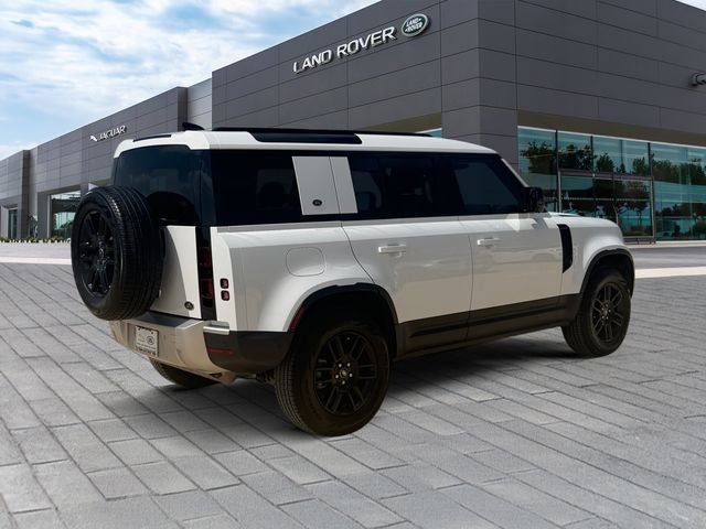 Used 2023 White Land Rover S image 5