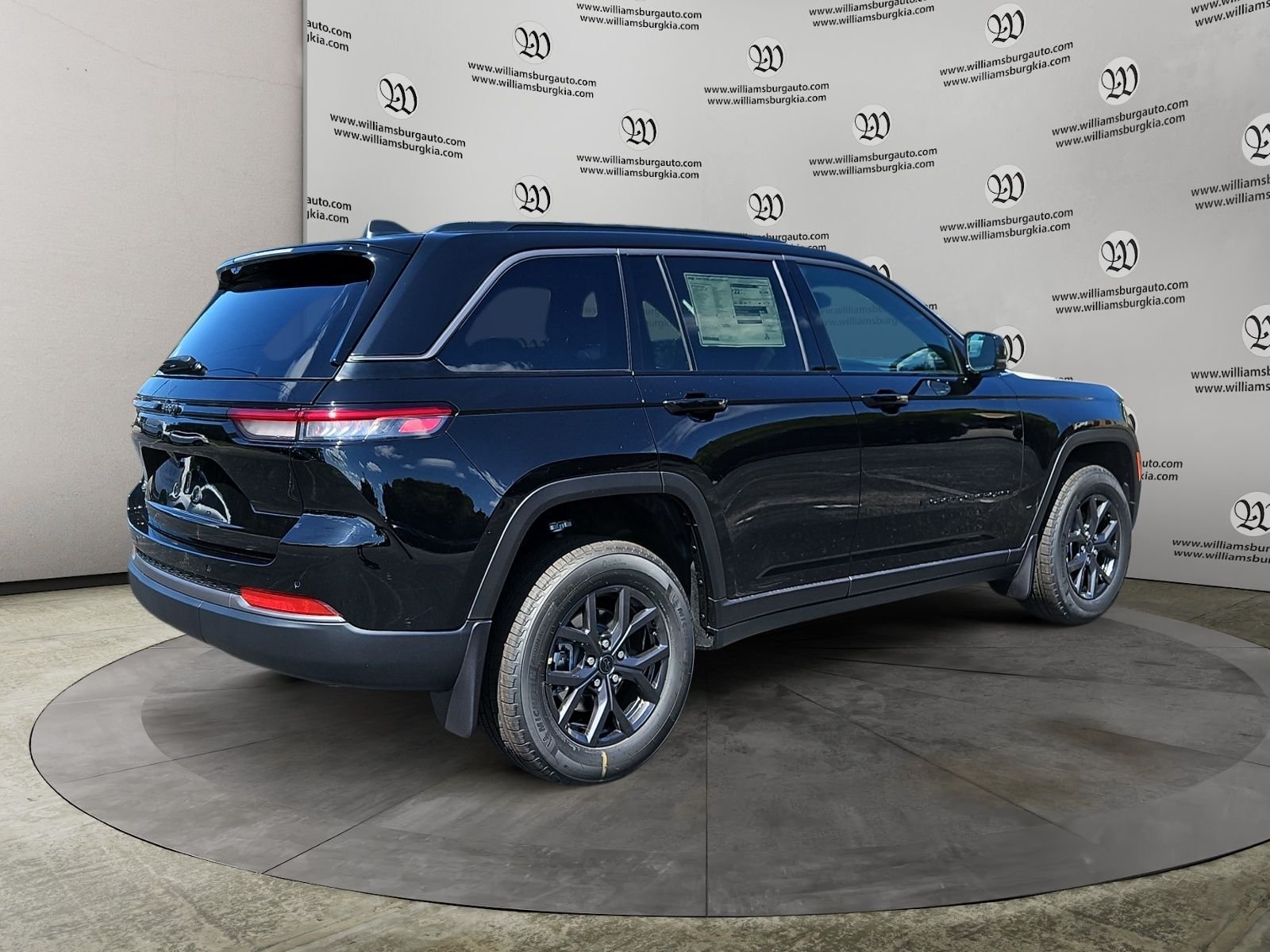 New 2027 High Gloss Black Jeep Laredo Altitude image 5
