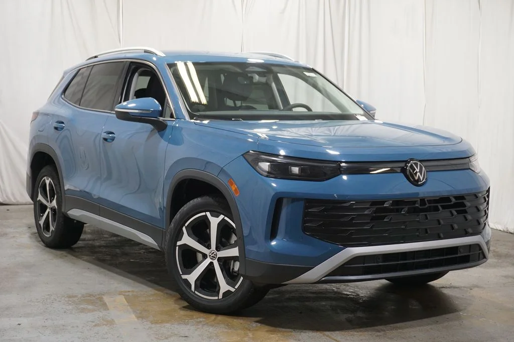 New 2026 Blue Volkswagen 2.0T SE image 3