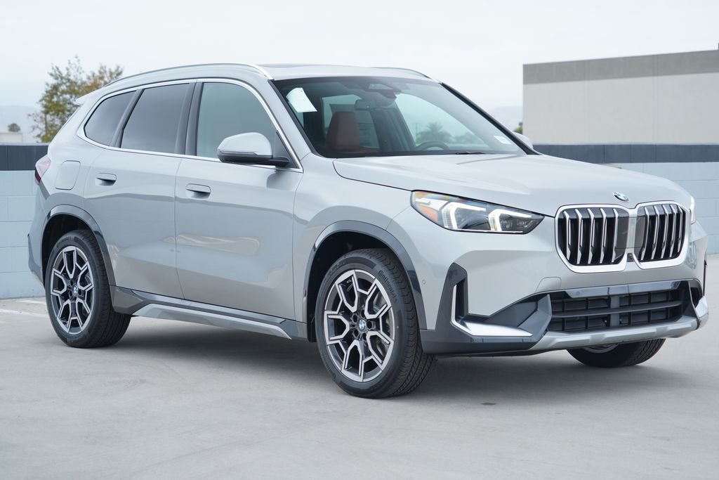 New 2026 Space Silver Metallic BMW xDrive28i image 3