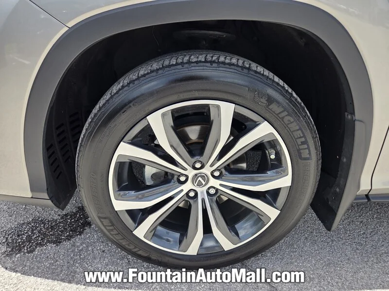 Used 2022 Silver LEXUS RX 350 AWD image 7