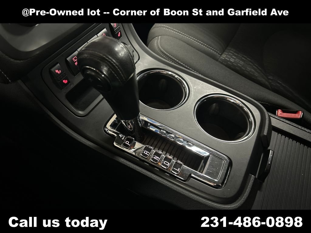 Used 2014 Silver GMC SLE-2 image 24