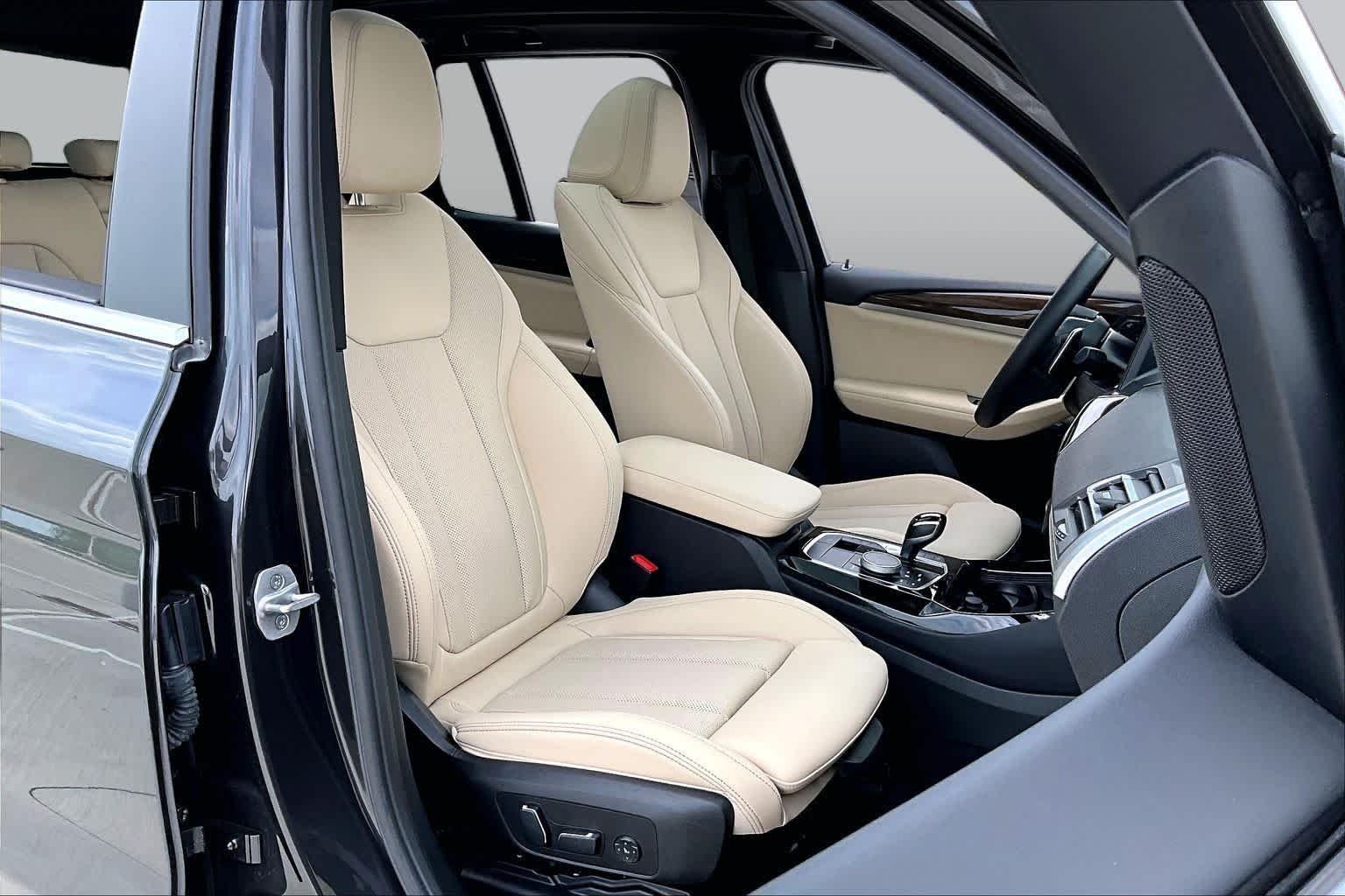 Used 2024 Dark Graphite Metallic BMW sDrive30i image 8