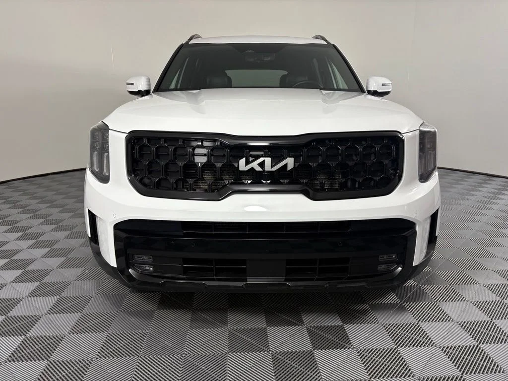 Used 2024 White Kia SX-Prestige X-Pro image 3