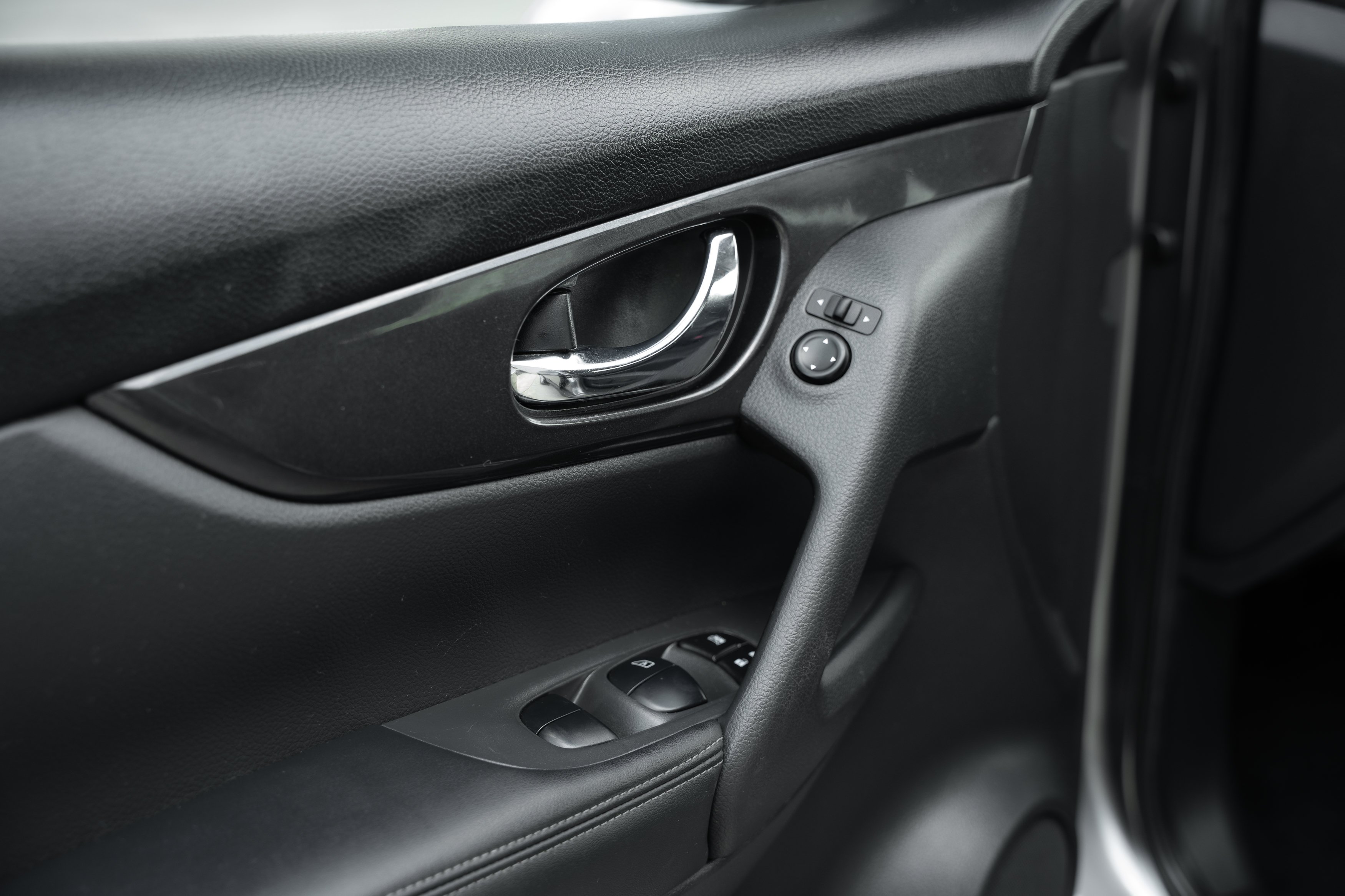 Used 2019 Gun Metallic Nissan SV image 15