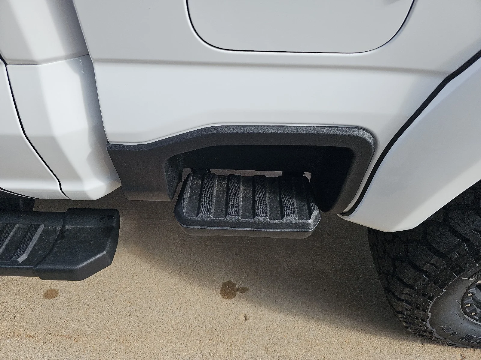 New 2026 Oxford White Ford F-250® Lariat® image 24