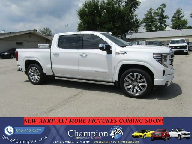 Used 2025 White Frost Tricoat GMC Denali image 3