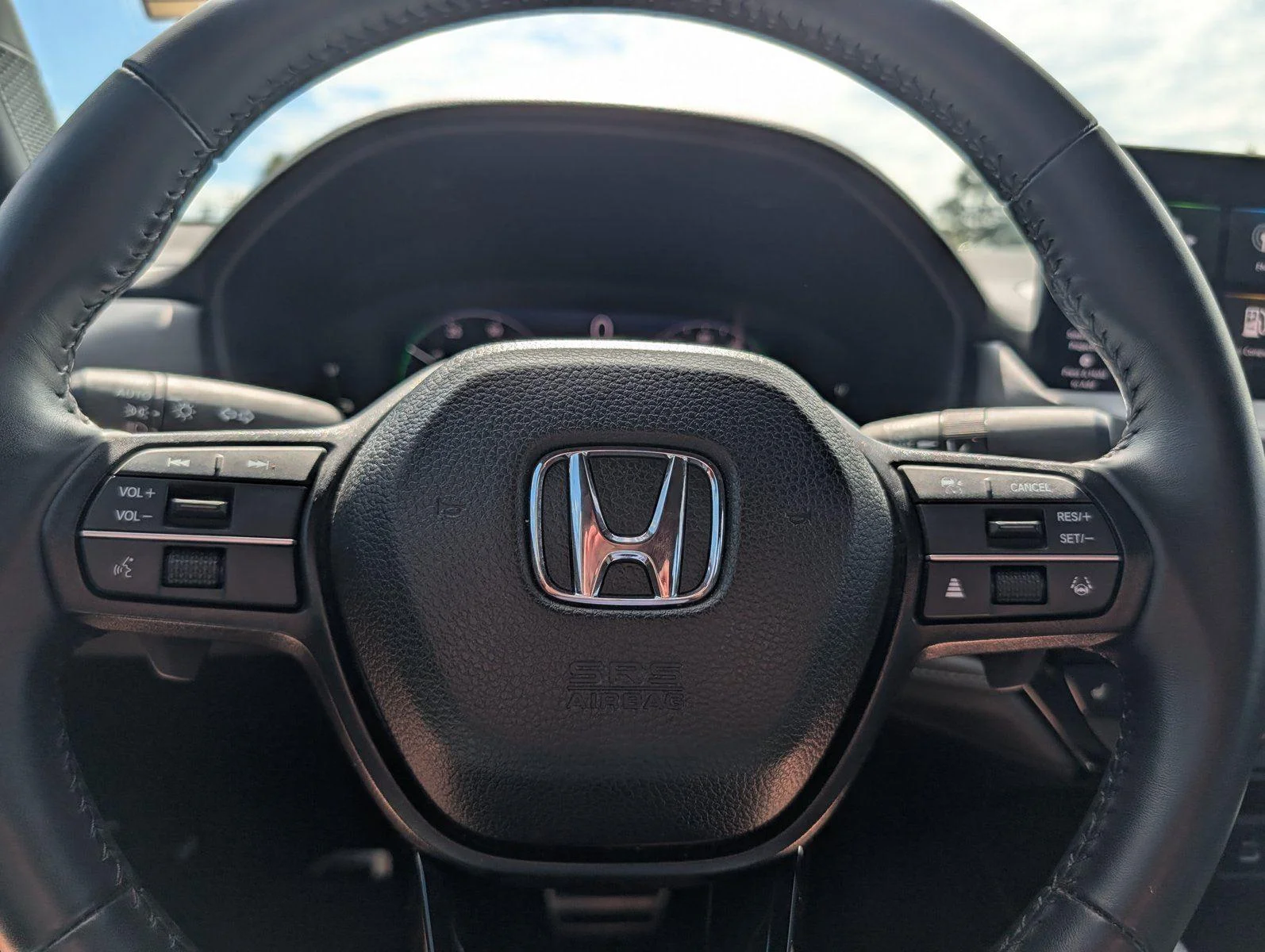 Used 2024 Platinum White Pearl Honda Sport-L image 23