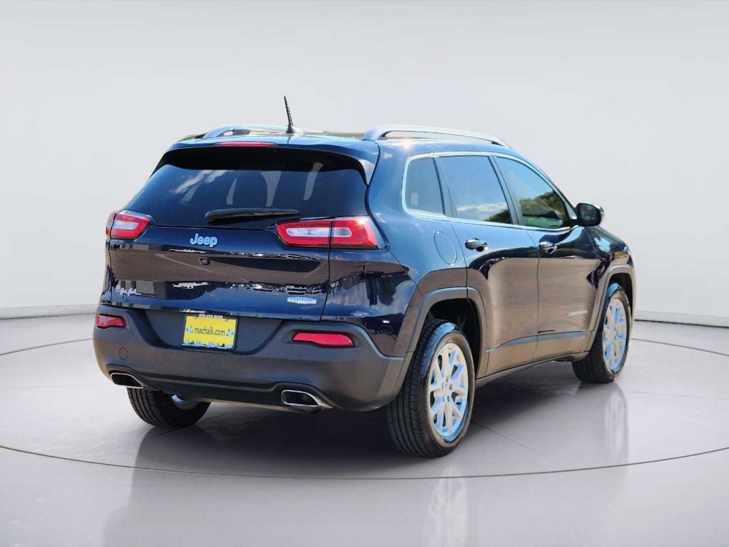 Used 2016 True Blue Pearlcoat Jeep Latitude image 6