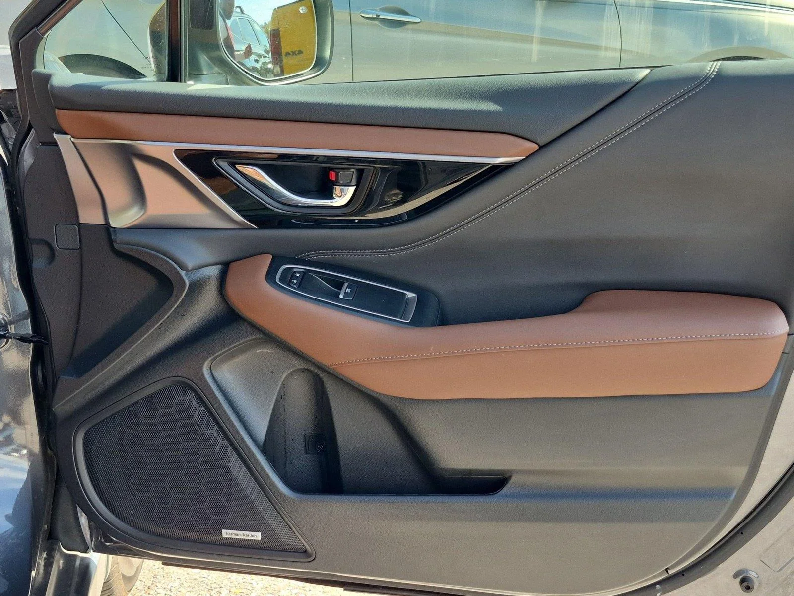 Used 2025  SUBARU TOUR image 36