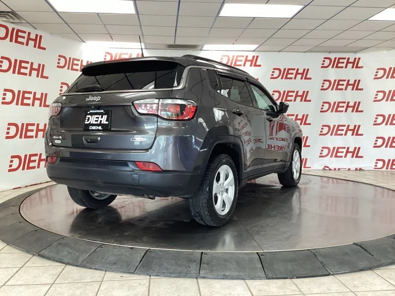Used 2020 Gray Jeep Latitude image 7