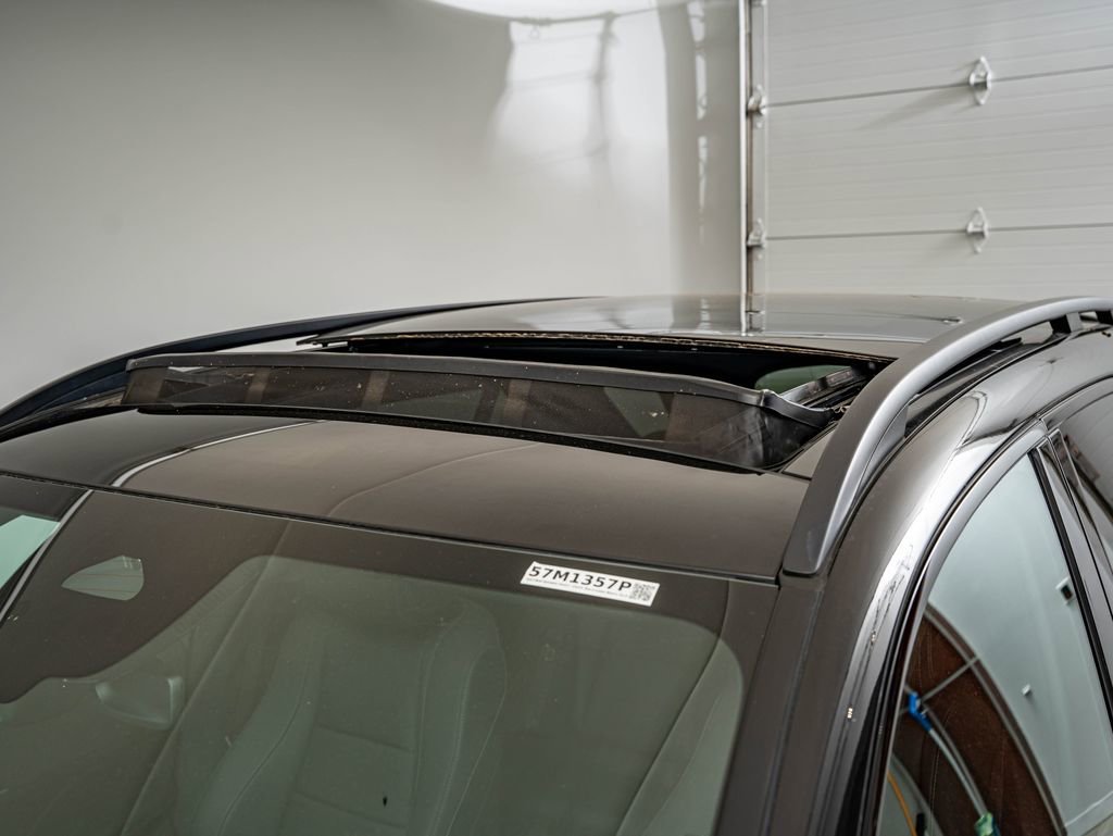 Used 2025 Obsidian Black Metallic Mercedes-Benz GLE 350 image 17