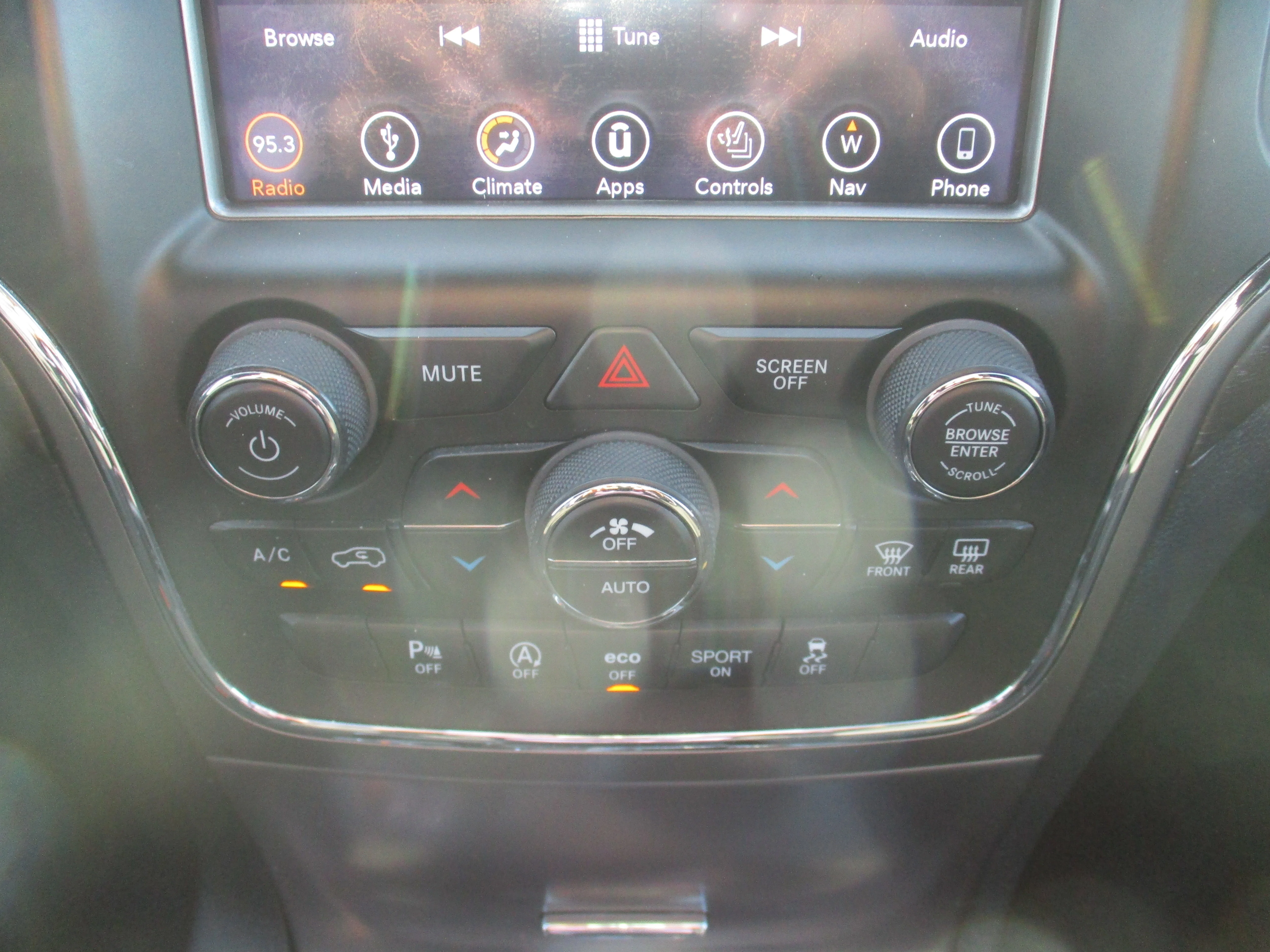 Used 2018 Bright White Clearcoat Jeep Upland image 18