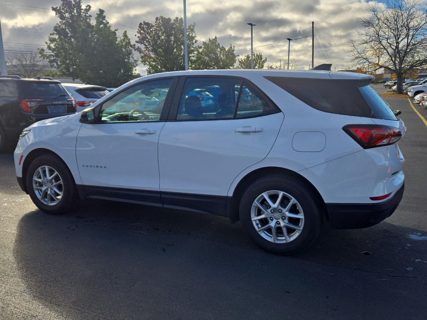 Used 2024 Summit White Chevrolet LS image 4