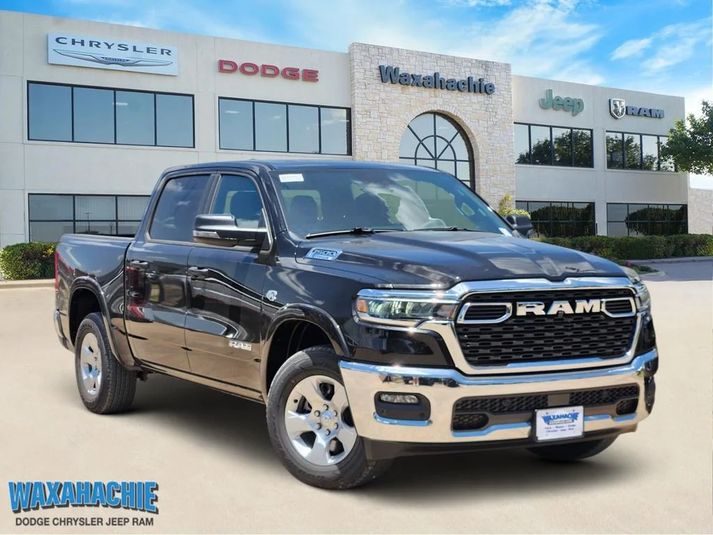 New 2026 Diamond Black Crystal Pearl-Coat Exterior Paint RAM Big Horn/Lone Star image 1
