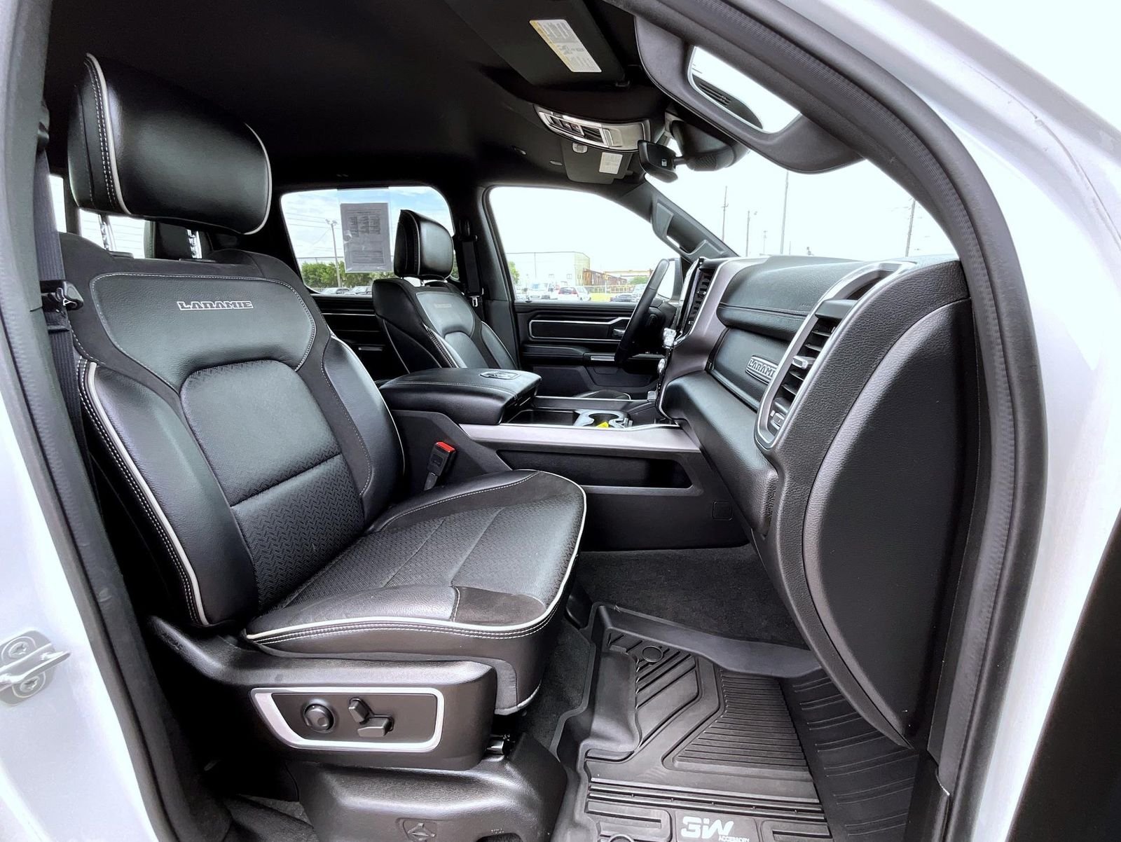 Used 2023 White Ram Laramie image 16