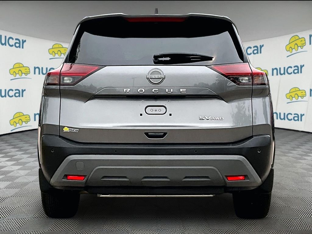 Used 2023 Gray Nissan SV image 5