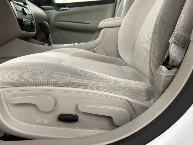 Used 2015 SUMMIT WHITE Chevrolet LT image 5