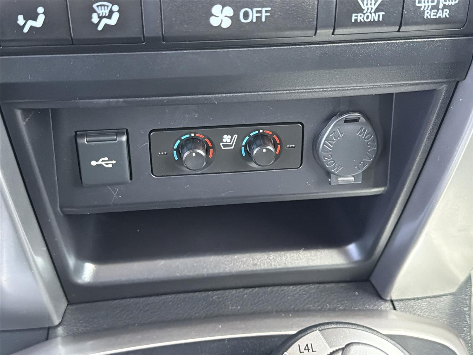 2022 Toyota 4Runner Limited - Photo 8