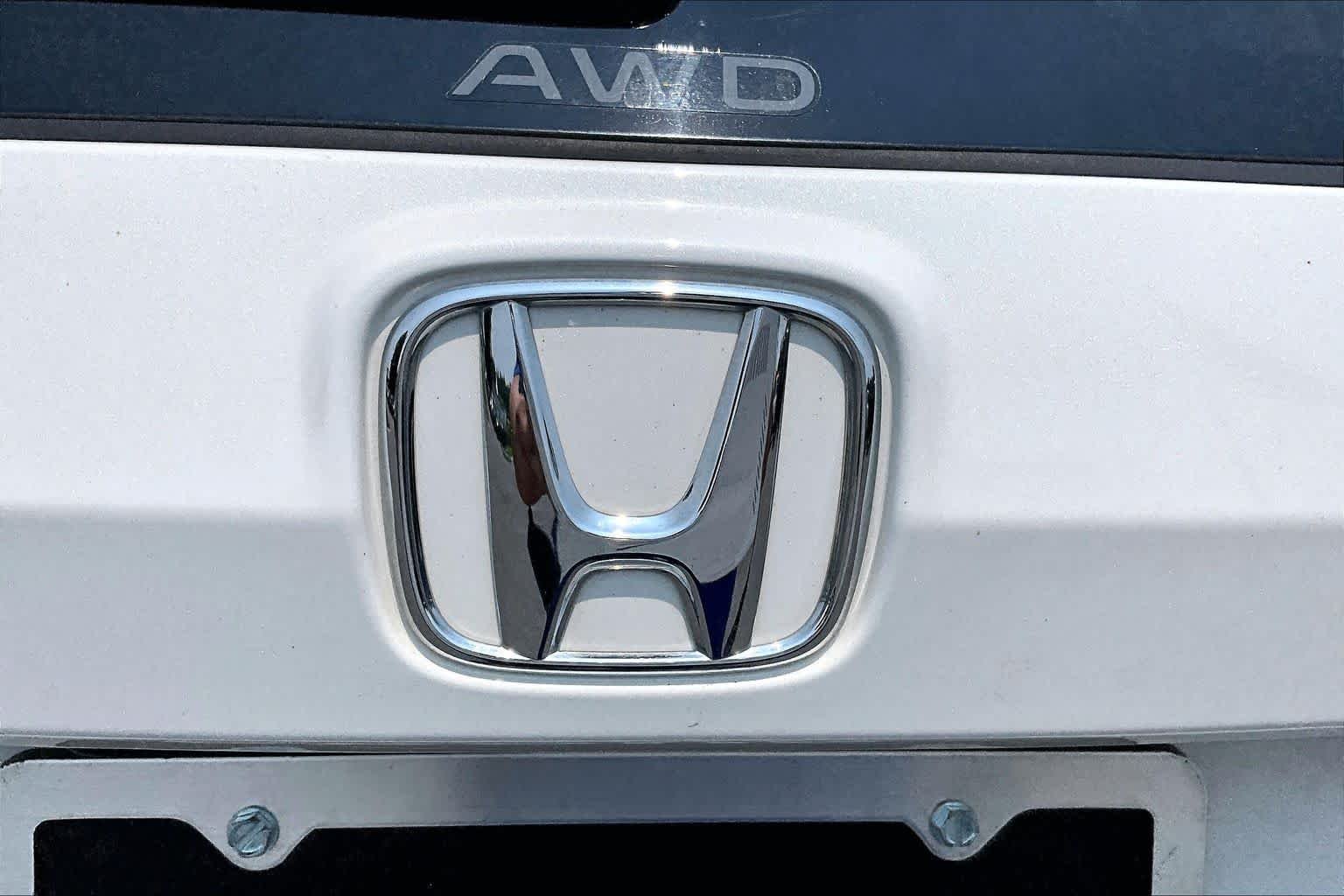 Used 2024 Platinum White Pearl Honda EX image 10