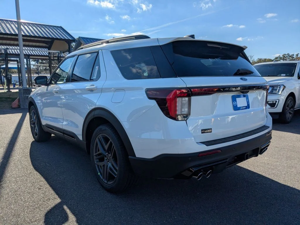 New 2026 Star White Metallic Tri-Coat Ford ST image 6