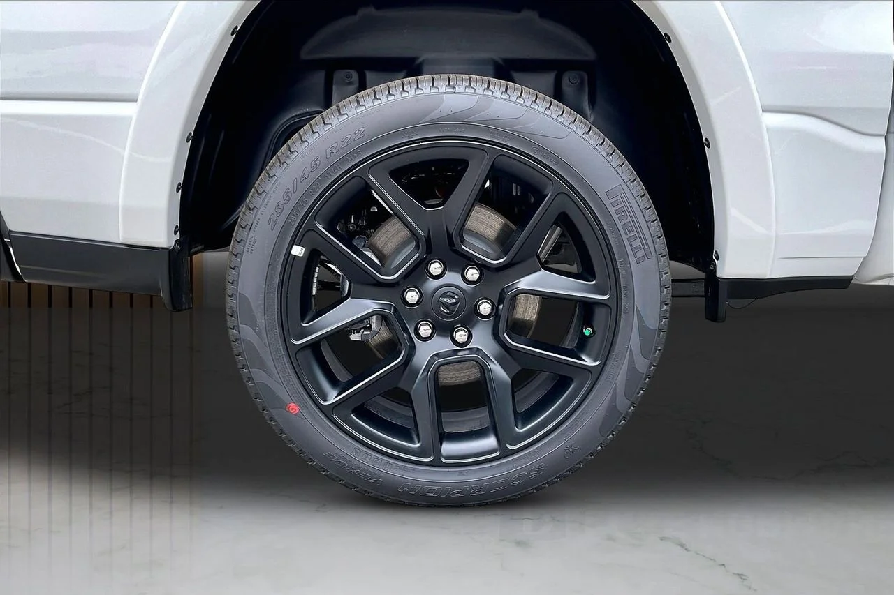 New 2026 Ivory White Tri-Coat Pearl-Coat Exterior Paint RAM Laramie image 37