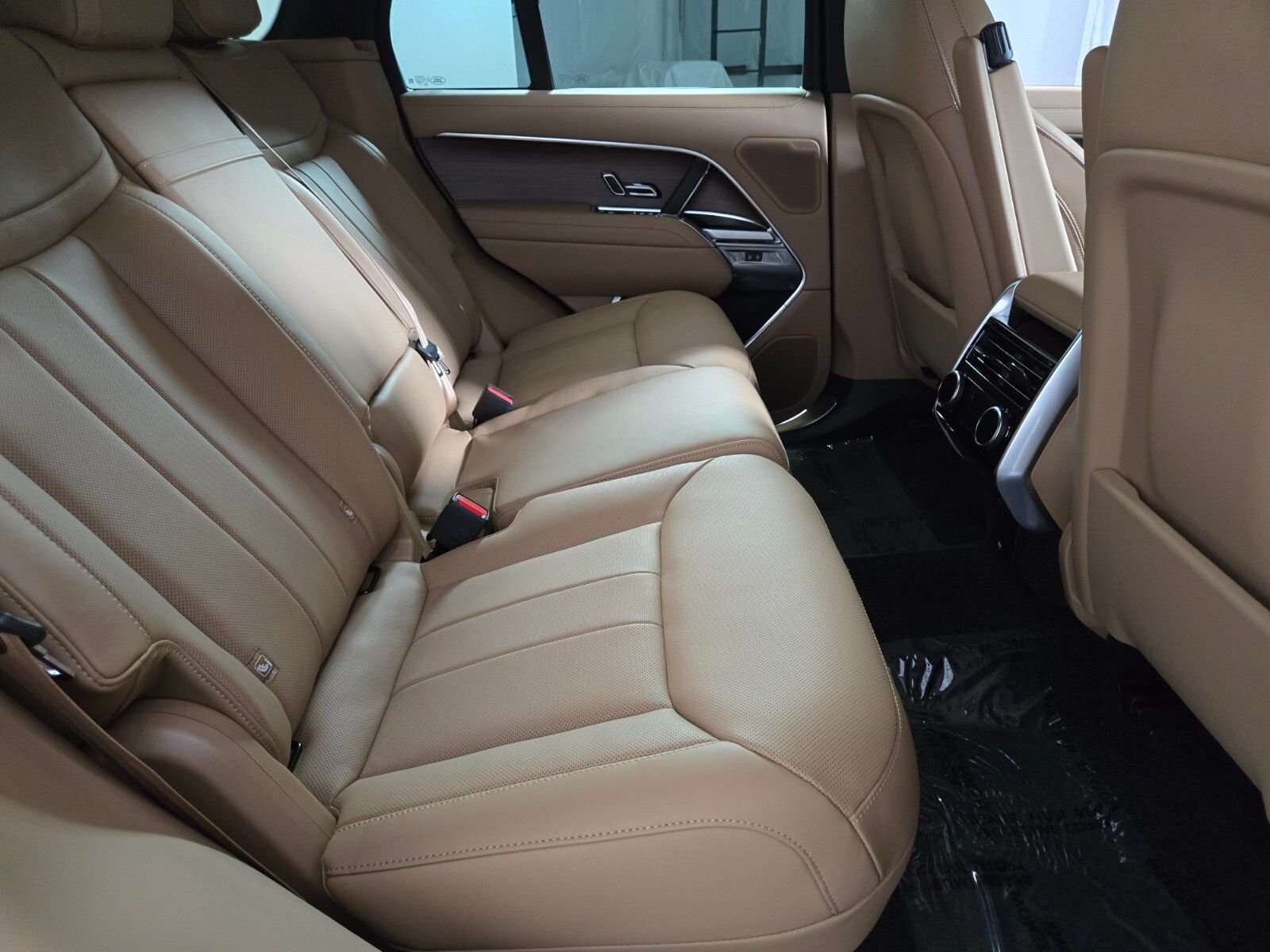 New 2026 Belgravia Green Land Rover SE image 18