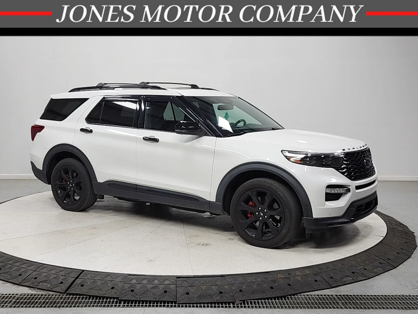 Used 2020 White Ford ST image 1