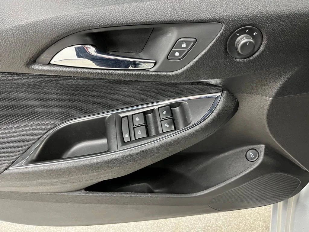 Used 2018 Silver Chevrolet LS image 25
