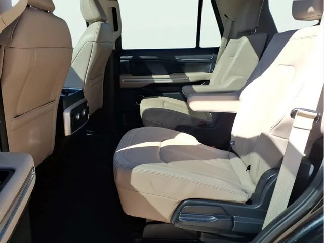 Used 2024  Ford Limited image 24